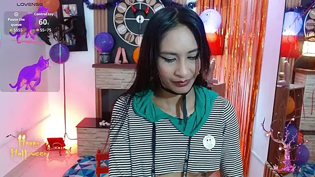 Snapshot of shantal_ray4 chatting on 20, 10, 2025 shantal ray4 online show from 20, 10, 2025