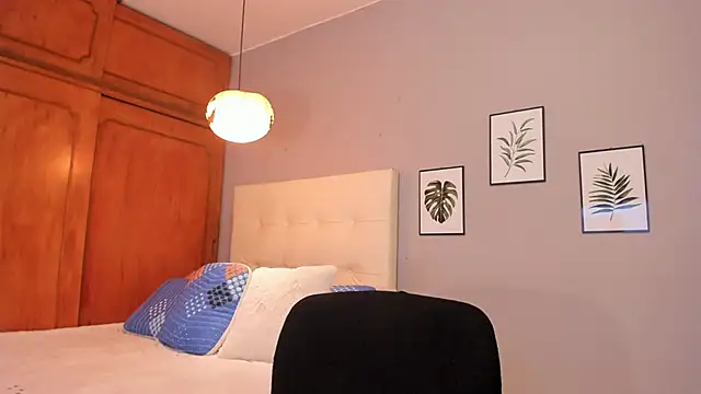 Maia W10 online show from 12, 11, 2025