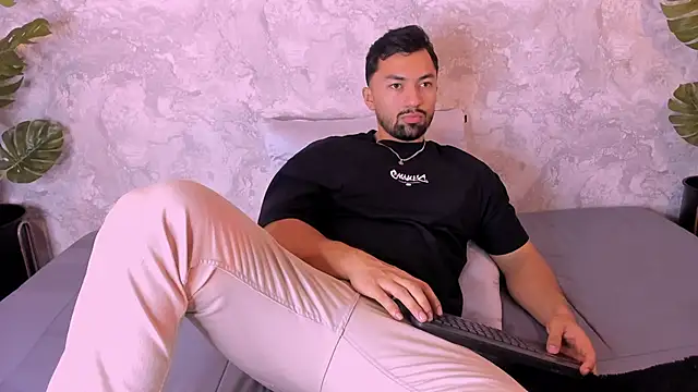 Regan   online show from 13, 3, 2025