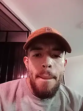 Snapshot of Aaronkiller chatting on 7, 7, 2026 Aaronkiller online show from 7, 7, 2026