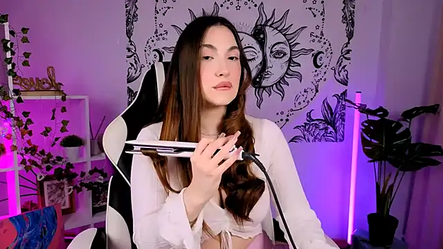 Snapshot of MelissaLovvv chatting on 28, 9, 2025 MelissaLovvv online show from 28, 9, 2025