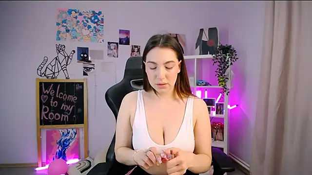 Snapshot of MelissaLovvv chatting on 6, 3, 2025 MelissaLovvv online show from 6, 3, 2025