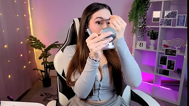 Snapshot of MelissaLovvv chatting on 24, 11, 2025 MelissaLovvv online show from 24, 11, 2025