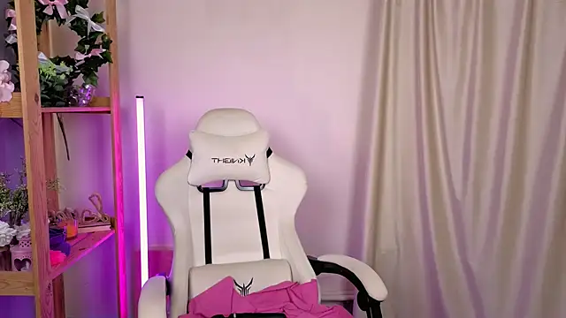 Snapshot of MelissaLovvv chatting on 18, 9, 2025 MelissaLovvv online show from 18, 9, 2025