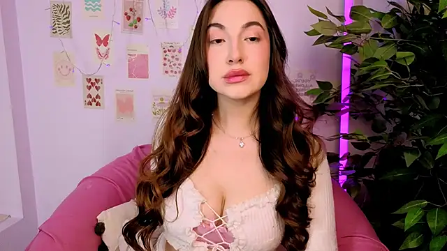 Snapshot of MelissaLovvv chatting on 13, 11, 2025 MelissaLovvv online show from 13, 11, 2025