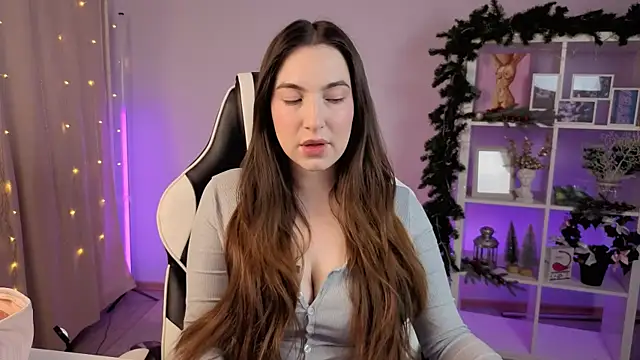 Snapshot of MelissaLovvv chatting on 13, 2, 2026 MelissaLovvv online show from 13, 2, 2026