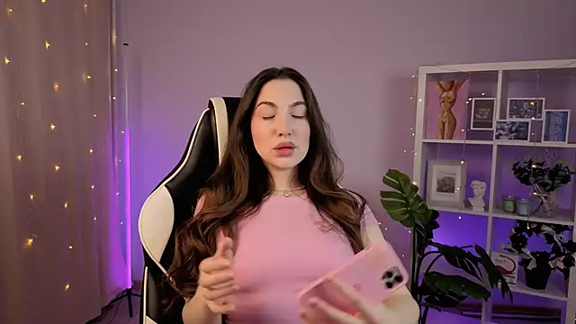 Snapshot of MelissaLovvv chatting on 21, 2, 2026 MelissaLovvv online show from 21, 2, 2026