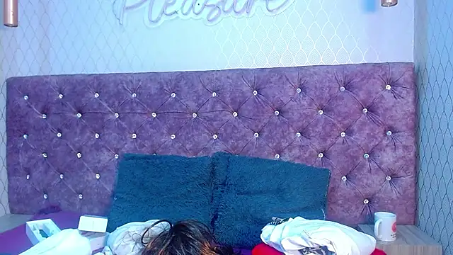 VALENTINA3x online show from 16, 11, 2025