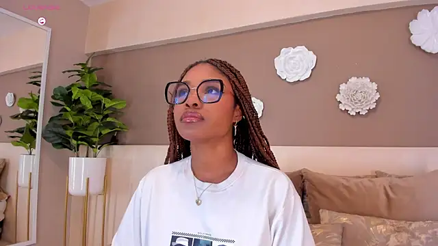 AriaFoster online show from 6, 1, 2026