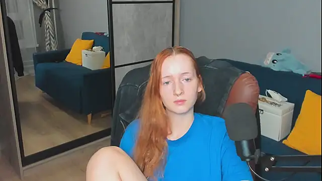 Snapshot of OddlyFamiliar chatting on 23, 9, 2025 OddlyFamiliar online show from 23, 9, 2025