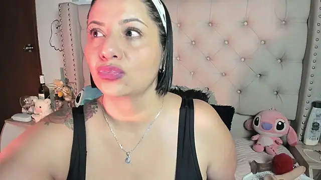 AngeleRoux online show from 13, 10, 2025