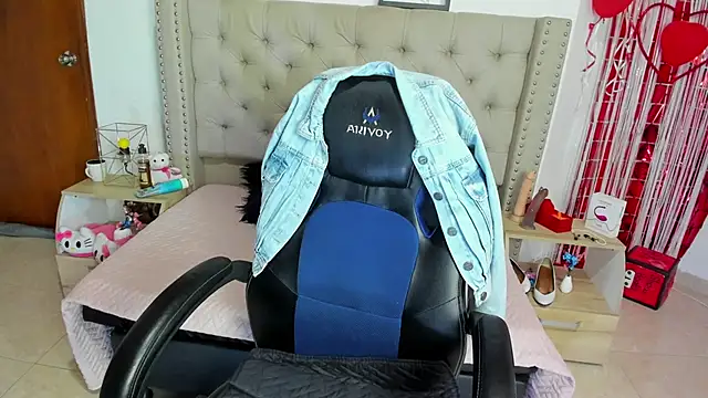 AngeleRoux online show from 12, 3, 2025