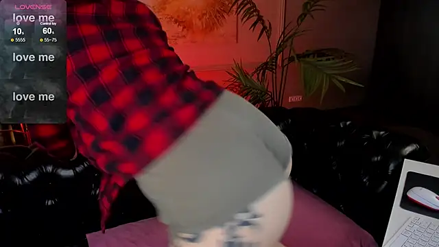 Kelly Woods online show from 27, 2, 2025