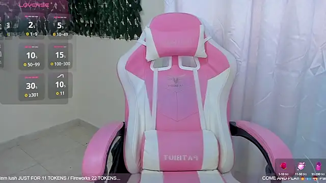 sweetieandjuicyy online show from 17, 9, 2025