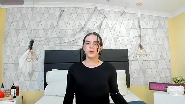 JustinePerry online show from 3, 11, 2025