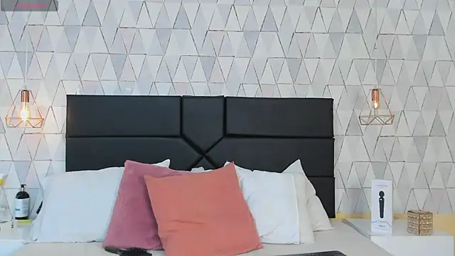 Snapshot of JustinePerry chatting on 23, 12, 2025 JustinePerry online show from 23, 12, 2025