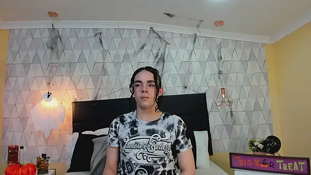 JustinePerry online show from 22, 10, 2025