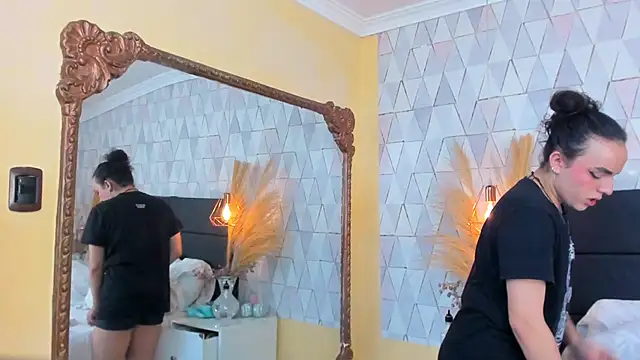 JustinePerry online show from 3, 4, 2026