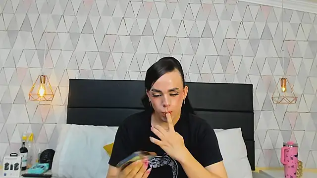 JustinePerry online show from 1, 12, 2025