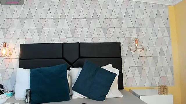 Snapshot of JustinePerry chatting on 21, 12, 2025 JustinePerry online show from 21, 12, 2025