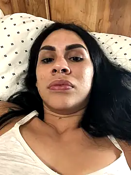 hotroommates online show from 24, 11, 2025