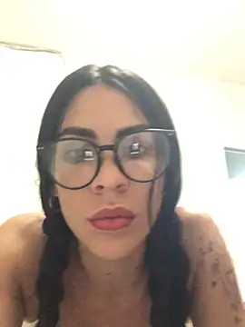 hotroommates online show from 19, 11, 2025