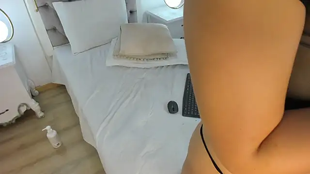 Snapshot of _ambar_Adamss chatting on 25, 2, 2025 ambar Adamss online show from 25, 2, 2025