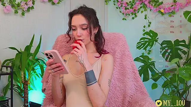 Snapshot of MyLou_ chatting on 19, 3, 2025 MyLou online show from 19, 3, 2025