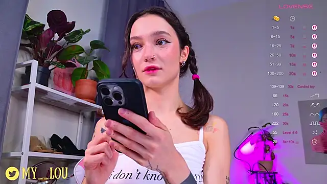 Snapshot of MyLou_ chatting on 14, 10, 2025 MyLou online show from 14, 10, 2025