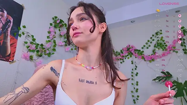 Snapshot of MyLou_ chatting on 12, 9, 2025 MyLou online show from 12, 9, 2025