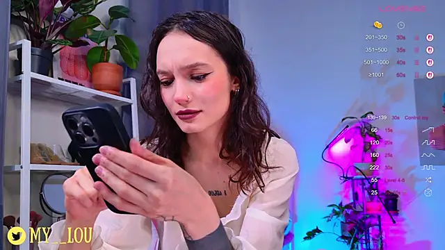 Snapshot of MyLou_ chatting on 13, 10, 2025 MyLou online show from 13, 10, 2025