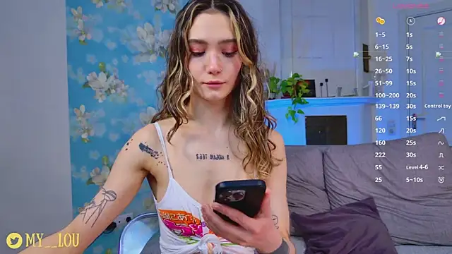 Snapshot of MyLou_ chatting on 30, 4, 2026 MyLou online show from 30, 4, 2026