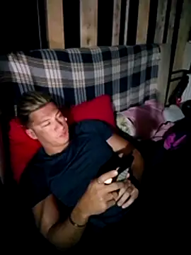 Snapshot of Lovely_milk chatting on 5, 11, 2025 Lovely milk online show from 5, 11, 2025