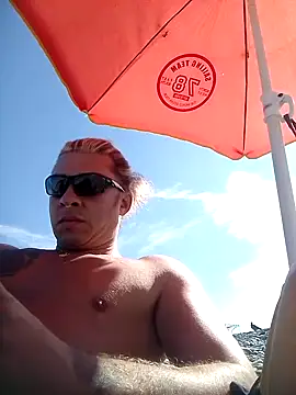 Snapshot of Lovely_milk chatting on 17, 10, 2025 Lovely milk online show from 17, 10, 2025