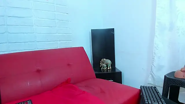 Snapshot of Kasandra_Gomez chatting on 7, 11, 2025 Kasandra Gomez online show from 7, 11, 2025