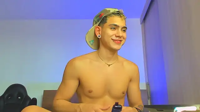 Snapshot of Stevenn_77 chatting on 6, 12, 2024 Stevenn 77 online show from 6, 12, 2024