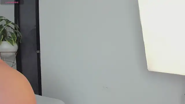 Snapshot of Alhana_pulido chatting on 4, 12, 2025 Alhana pulido online show from 4, 12, 2025