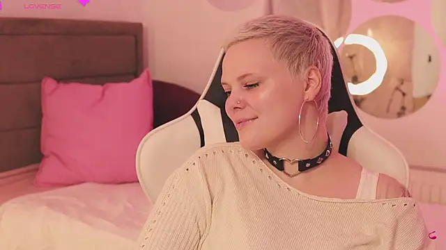 Snapshot of LikaBerry1 chatting on 21, 2, 2026 LikaBerry1 online show from 21, 2, 2026