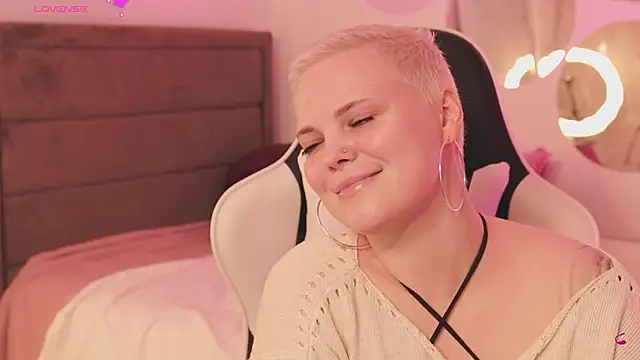 Snapshot of LikaBerry1 chatting on 24, 2, 2026 LikaBerry1 online show from 24, 2, 2026