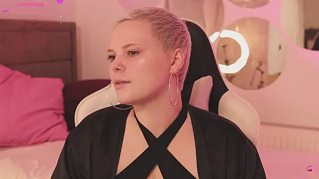 Snapshot of LikaBerry1 chatting on 19, 2, 2026 LikaBerry1 online show from 19, 2, 2026