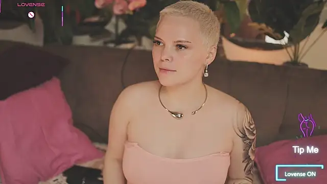 LikaBerry1 online show from 24, 10, 2025