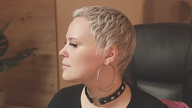 LikaBerry1 online show from 18, 11, 2025