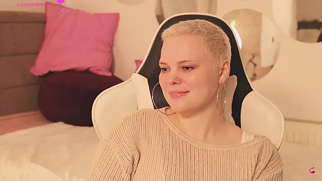 Snapshot of LikaBerry1 chatting on 1, 3, 2026 LikaBerry1 online show from 1, 3, 2026