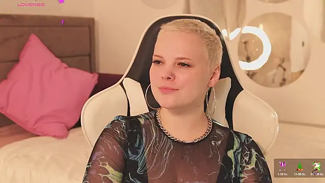 Snapshot of LikaBerry1 chatting on 28, 2, 2026 LikaBerry1 online show from 28, 2, 2026