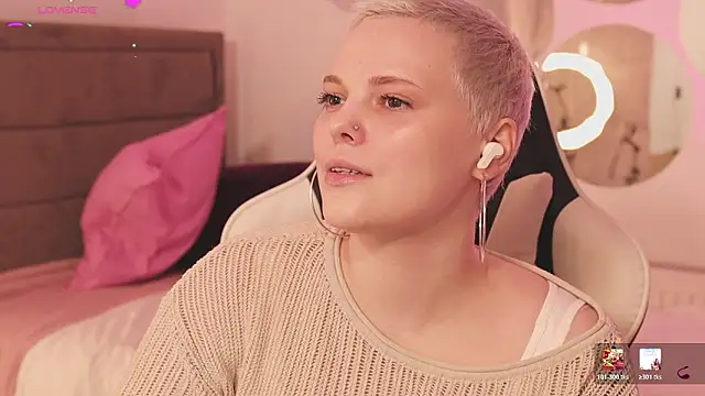 Snapshot of LikaBerry1 chatting on 11, 2, 2026 LikaBerry1 online show from 11, 2, 2026