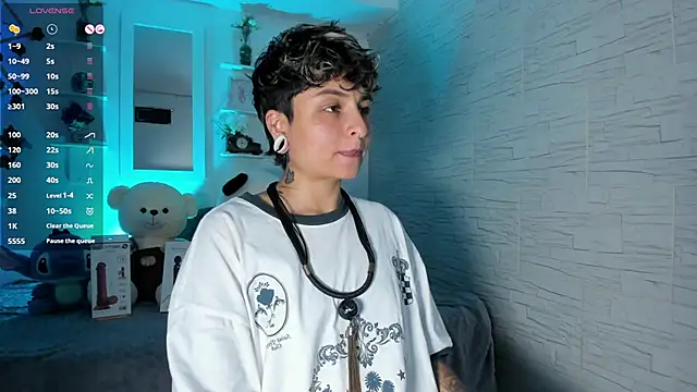 ZuryRamirez  online show from 4, 10, 2025