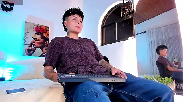 ZuryRamirez  online show from 10, 7, 2026
