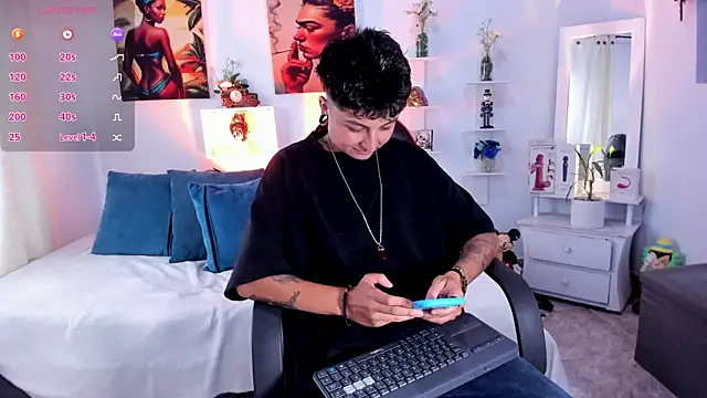 ZuryRamirez  online show from 18, 12, 2025