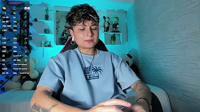 ZuryRamirez  online show from 2, 11, 2025