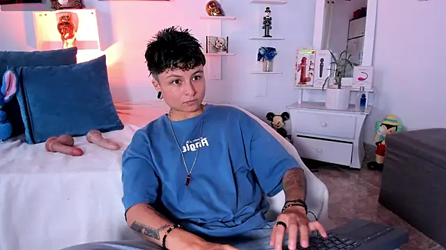 ZuryRamirez  online show from 19, 12, 2025